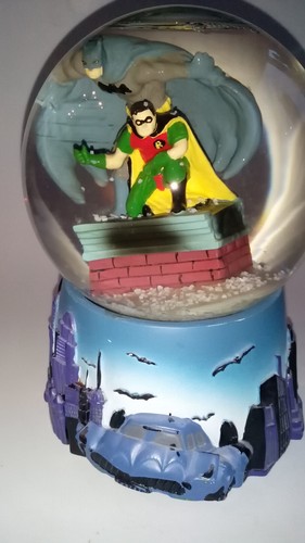 Batman und robin - batman, schneekugel